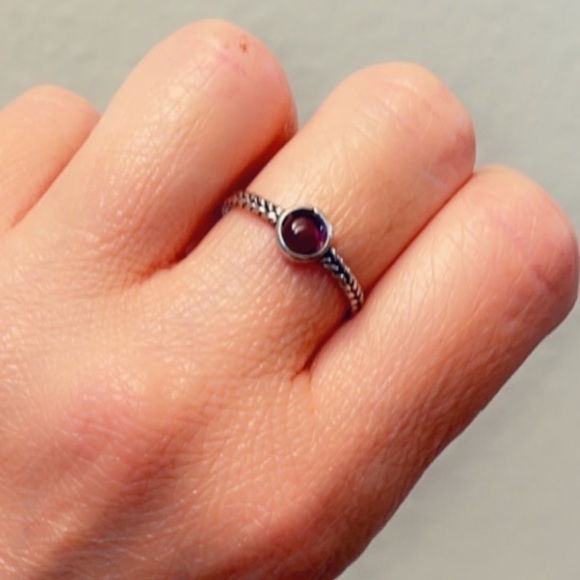 Sterling Silver Amethyst Gemstone Ring - Picture 5 of 6